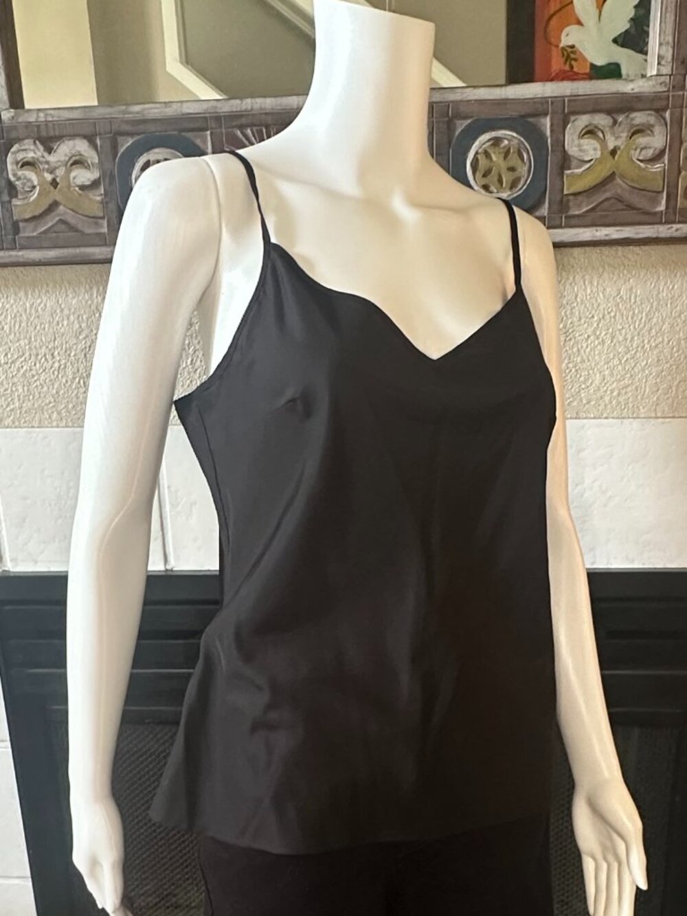 V-Neck Camisole Medium Top w/ Adjustable Straps armpit to armpit 24"